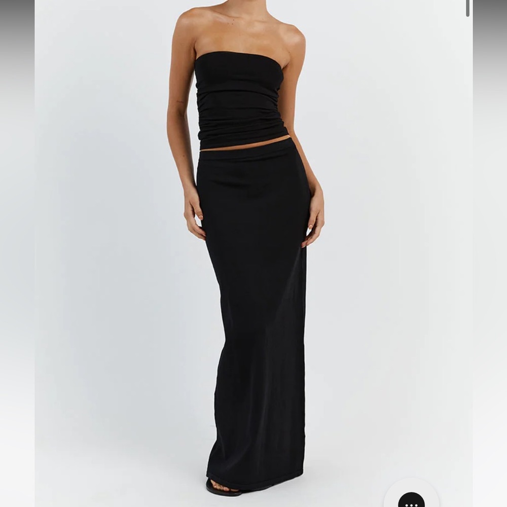 DISSH Carrie Black Midi Skirt